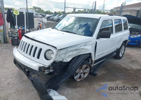 2013 Jeep Patriot Latitude z USA, uszkodzony, nr VIN 1C4NJRFB0DD114837
